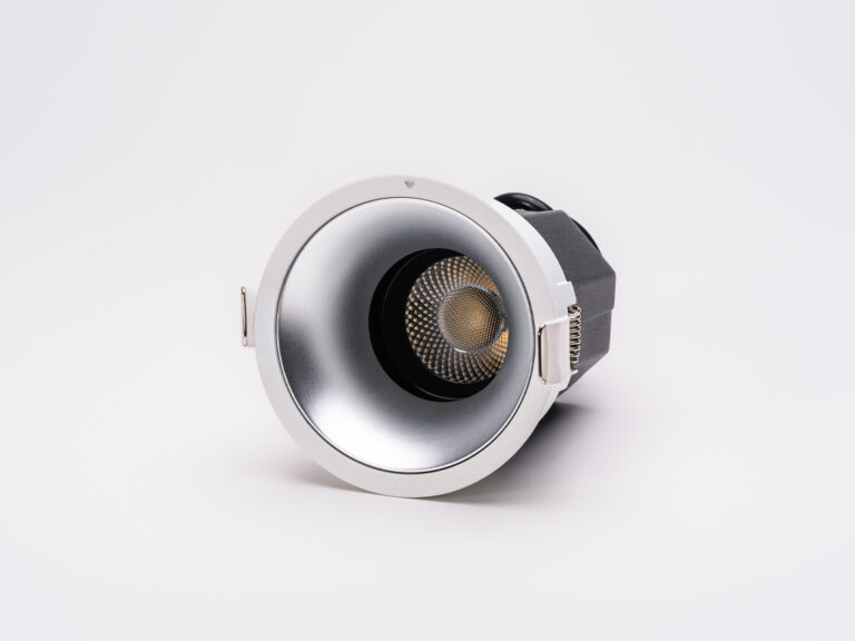 Kama Lights® Kryt bodovky 24V Dual White D82 Barva: Stříbrná